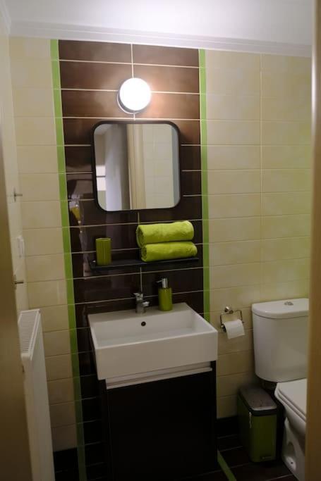 Apartment With Garden In Thessaloniki. Exteriör bild