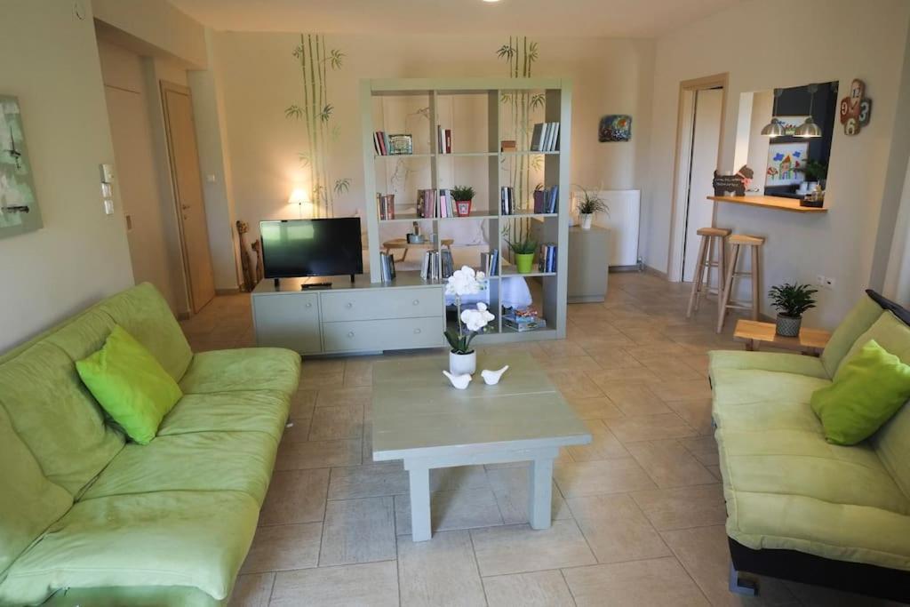 Apartment With Garden In Thessaloniki. Exteriör bild