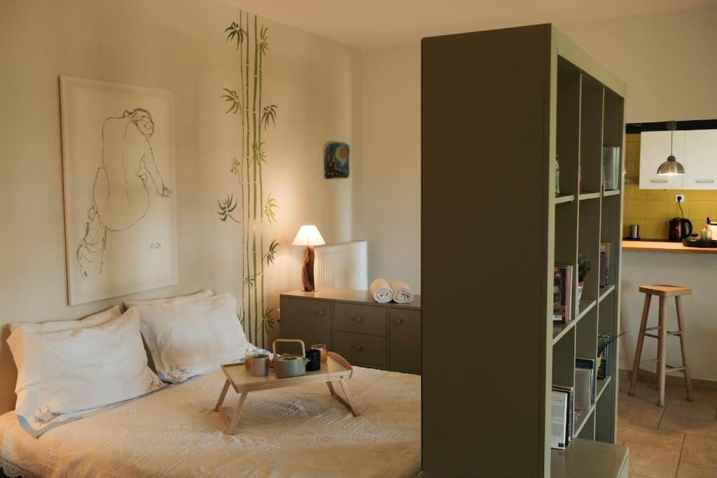 Apartment With Garden In Thessaloniki. Exteriör bild