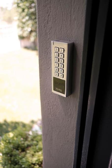 Apartment With Garden In Thessaloniki. Exteriör bild